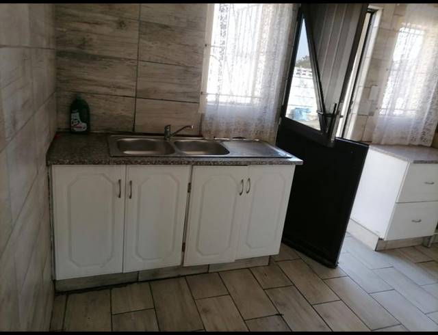 3 BEDROOM PROPERTY TO RENT IN LOTUS GARDENS